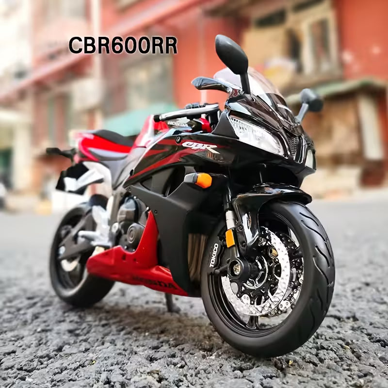 Maisto - 1 : 12 Diecast Scale Model - Official Licensed Product - Honda CBR600RR