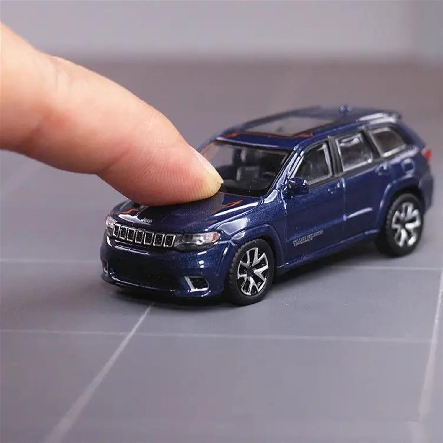 JKM Scale 1:64 Diecast Metal Model Car Collection - Jeep Grand Cherokee - Blue