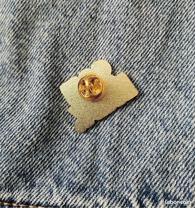 90's baby Brooch Pin