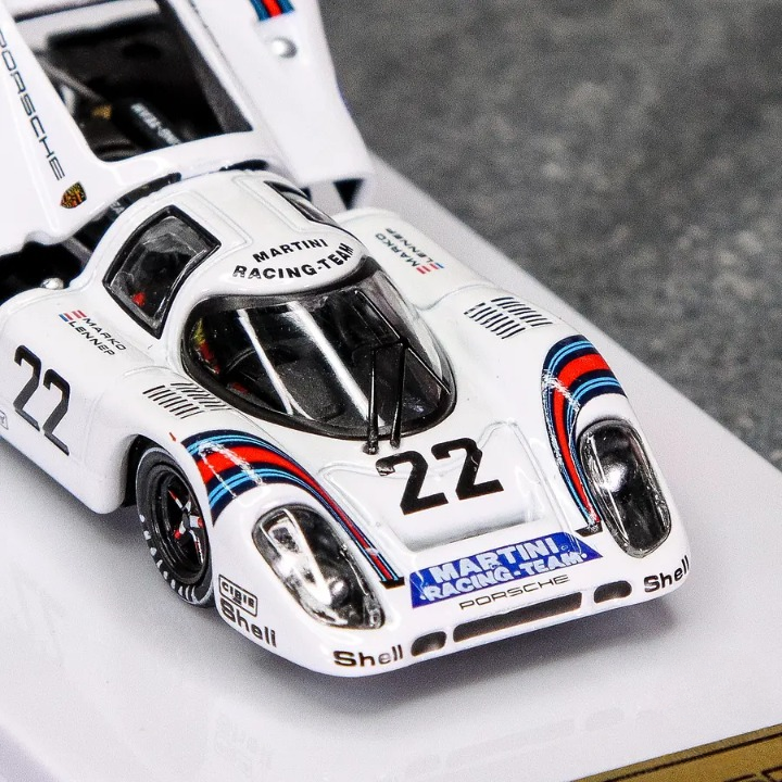 IXO Models Curitiba64 Scale 1:64 Premium Diecast Car Model with Acrylic Case - Porsche 917