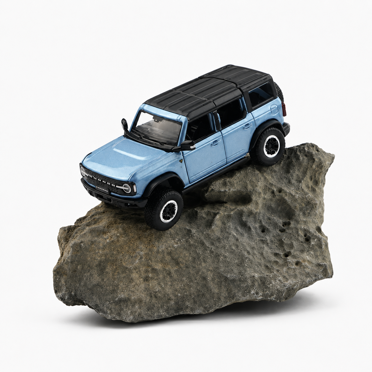 Bronco 1:64 Scale Die-Cast SUV Model Car – Opening Doors & Removable Roof Panels
