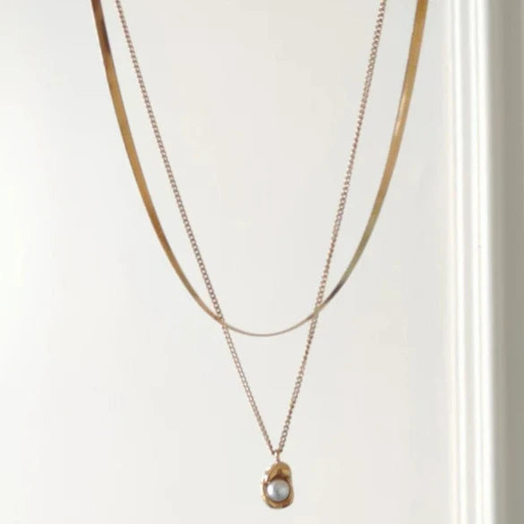 Melting Pearl Necklace