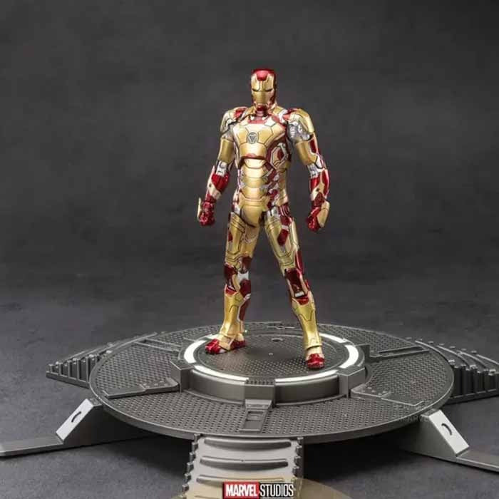 Marvel Studios The Infinity Saga Iron Man Mark 42 Light-Up Base Set 7 Inch
