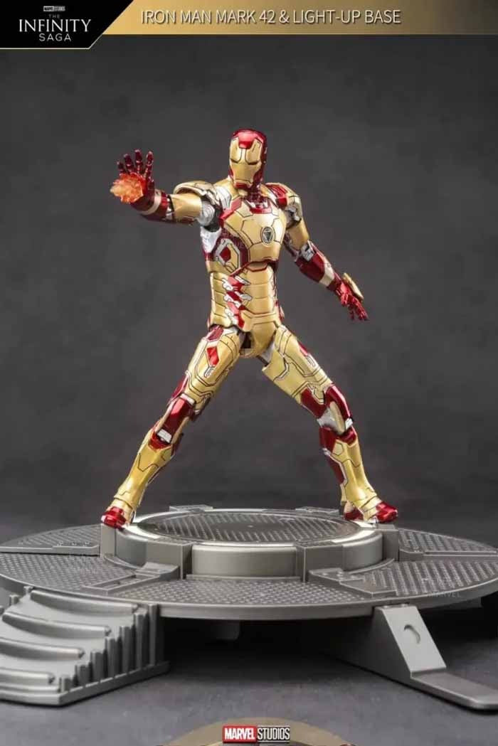 Marvel Studios The Infinity Saga Iron Man Mark 42 Light-Up Base Set 7 Inch