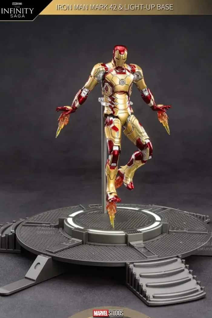 Marvel Studios The Infinity Saga Iron Man Mark 42 Light-Up Base Set 7 Inch
