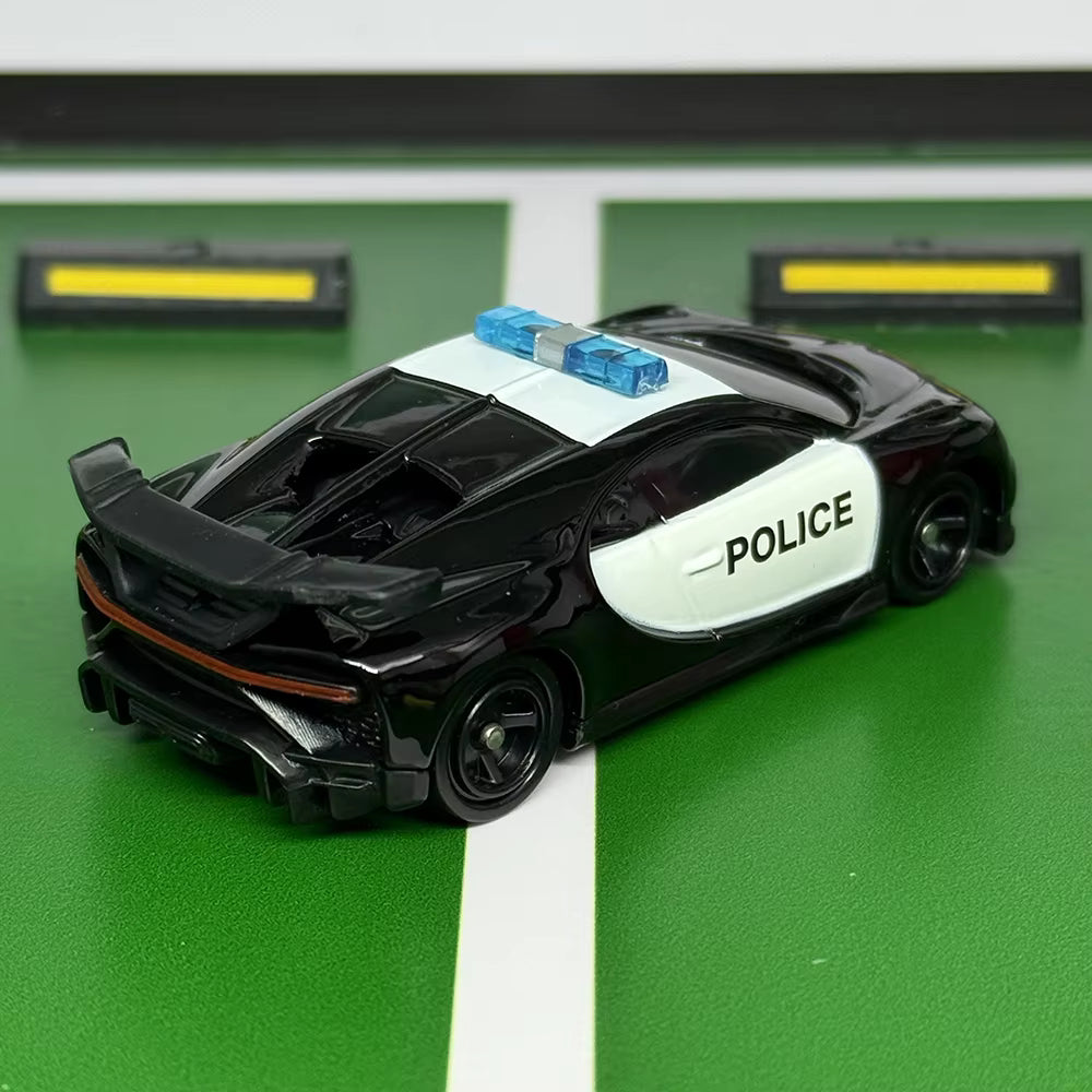 Takara Tomy Tomica Scale 1 : 63 - 79 BUGATI CHIRON PUR SPORT Police Car