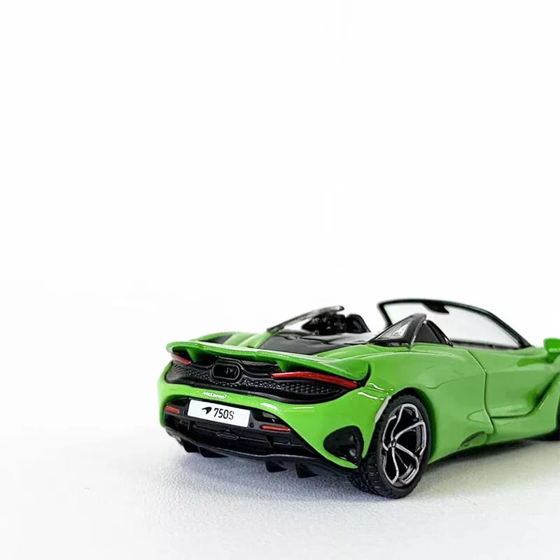 Mini GT Code 783 2024 McLaren 750S Spider Mantis Green