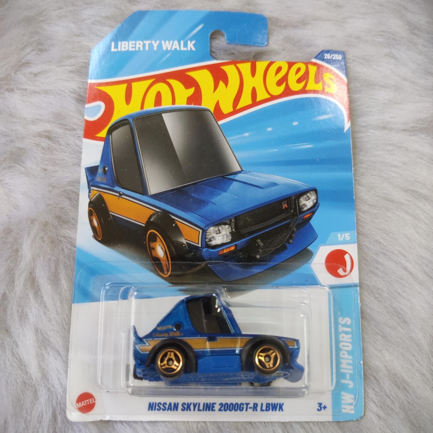 Hot Wheels Imported Nissan Skyline 2000GT-R LBWK Vehicle Exclusive Collection