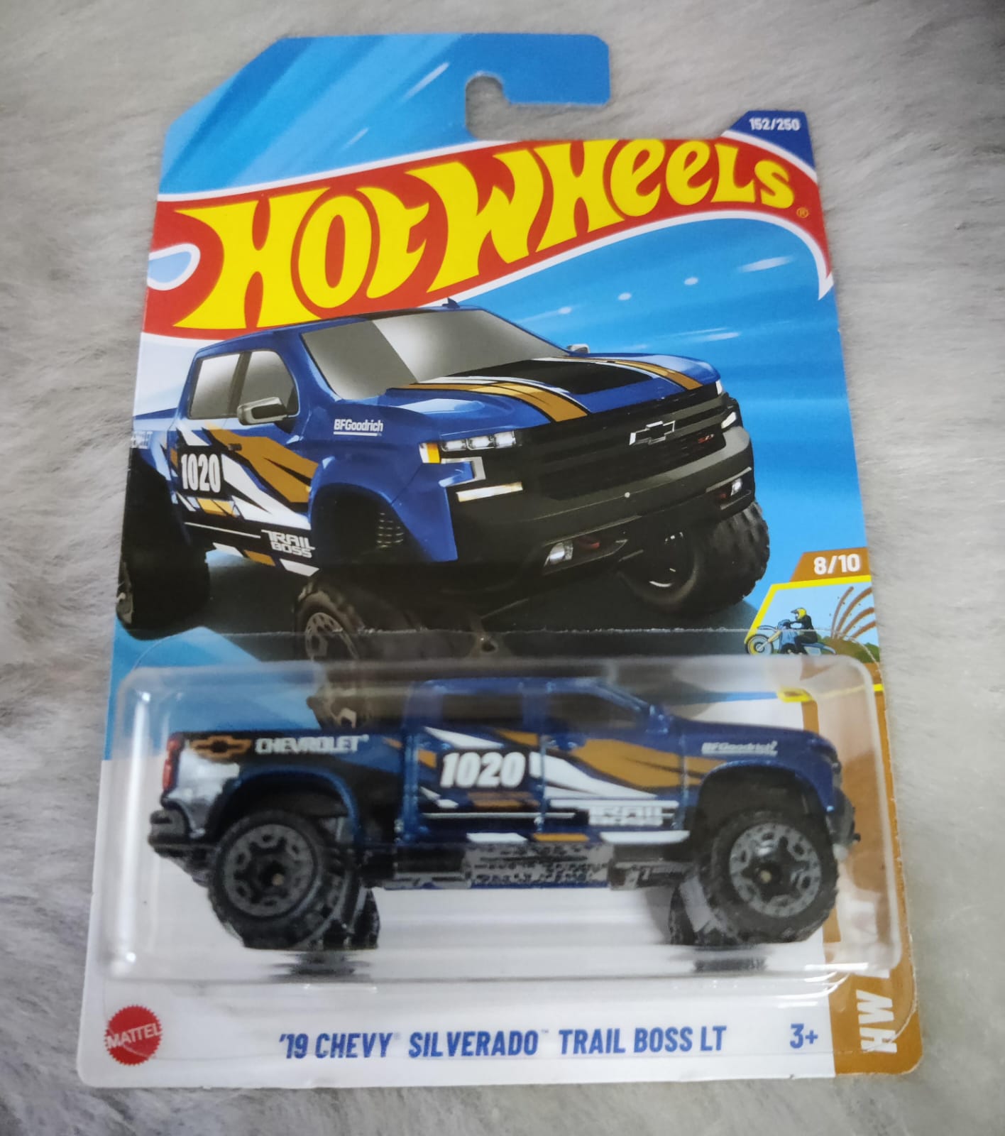HOT WHEELS Imported J and K Case 2025-19 Chevy Silverado Trail Boss Lt