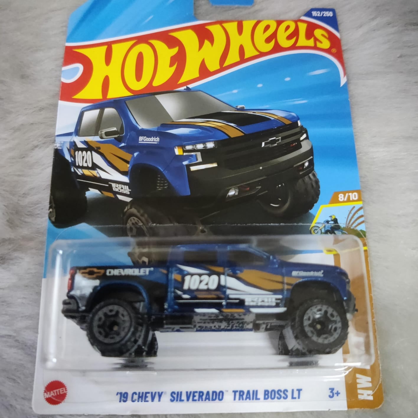 HOT WHEELS Imported Rare J and K Case 2025-19 Chevy Silverado Trail Boss Lt