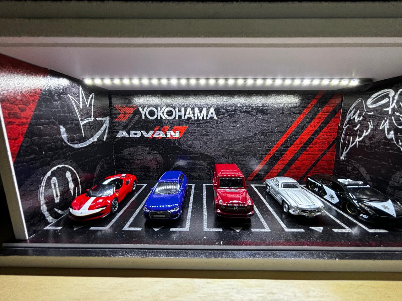 Yokohama Diorama Stack Miniature Car Showroom Decor Diecast Organizers With Lights for 1:24, 1:43 & 1:64 Models