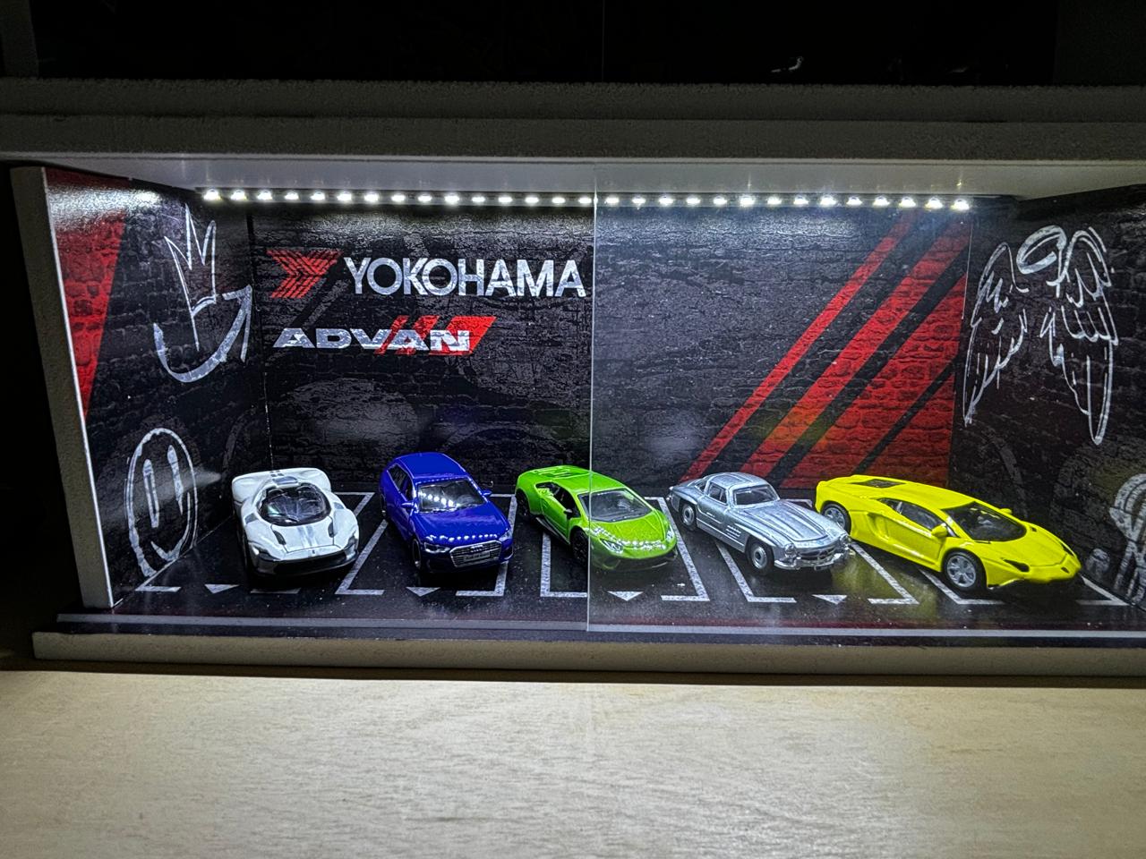 Yokohama Diorama Stack Miniature Car Showroom Decor Diecast Organizers With Lights for 1:24, 1:43 & 1:64 Models