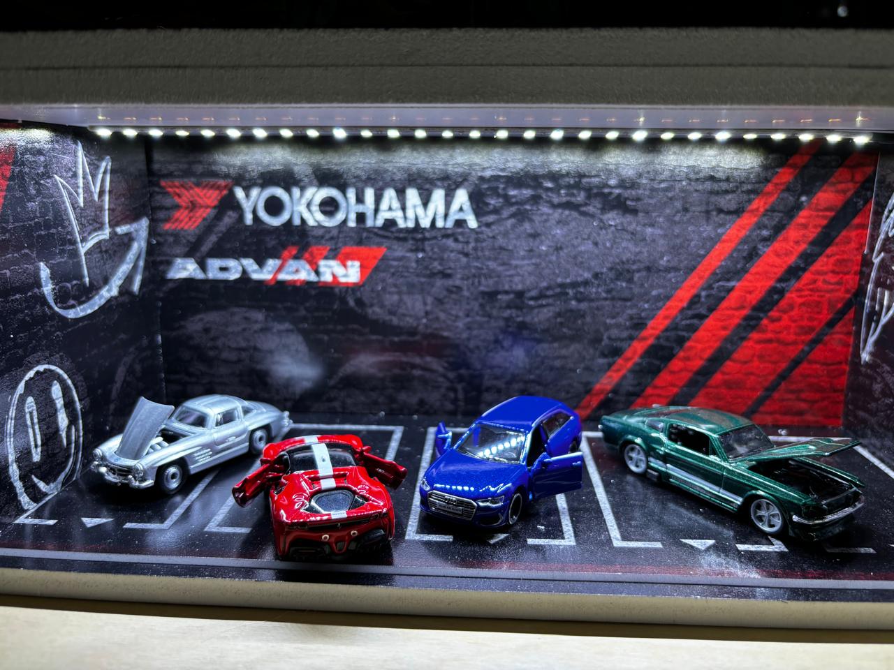Yokohama Diorama Stack Miniature Car Showroom Decor Diecast Organizers With Lights for 1:24, 1:43 & 1:64 Models