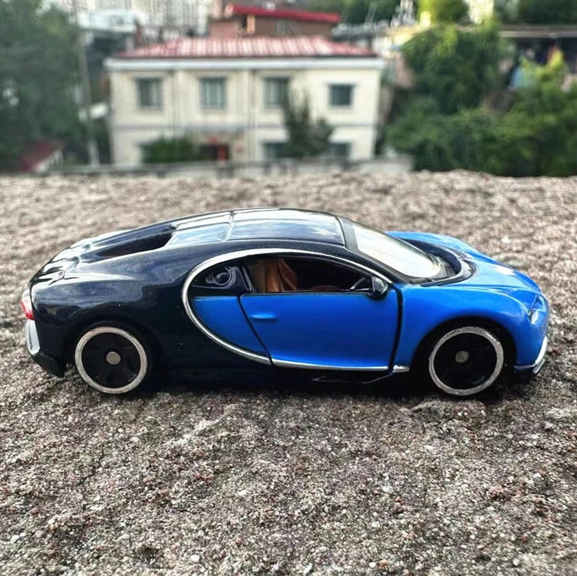 Official Bburago Bugatti Chiron - 1 : 64 Diecast Scale Model