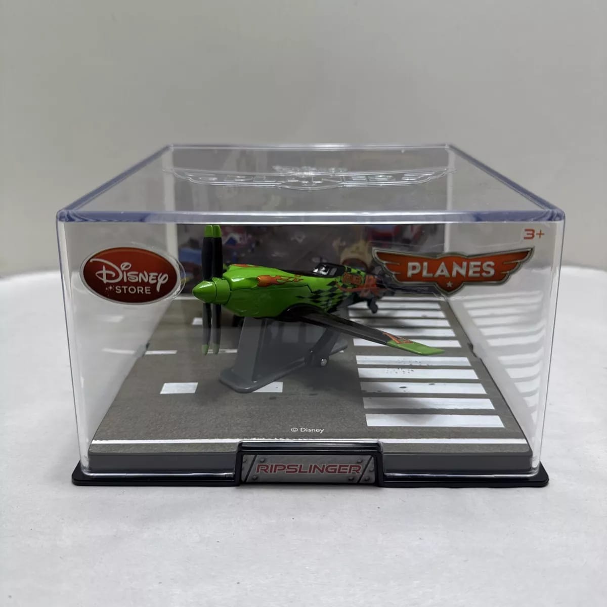 Disney Planes - Ripslinger - Scale 1 : 43 Die Cast Plane Wih Acrylic Case
