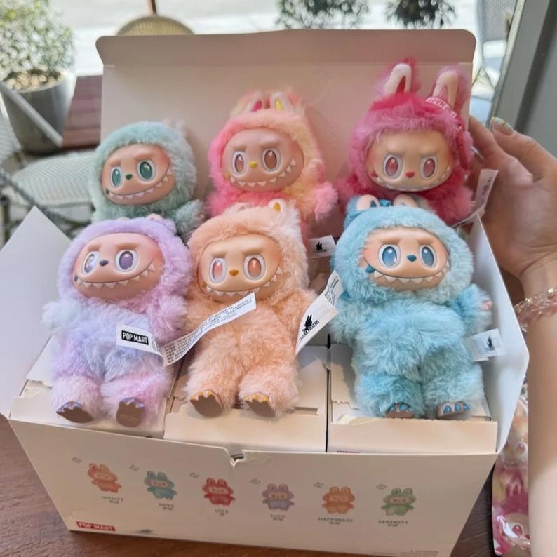 Labubu Vinyl Plush Pendant Blind Box (Random Box Will Be Provided)