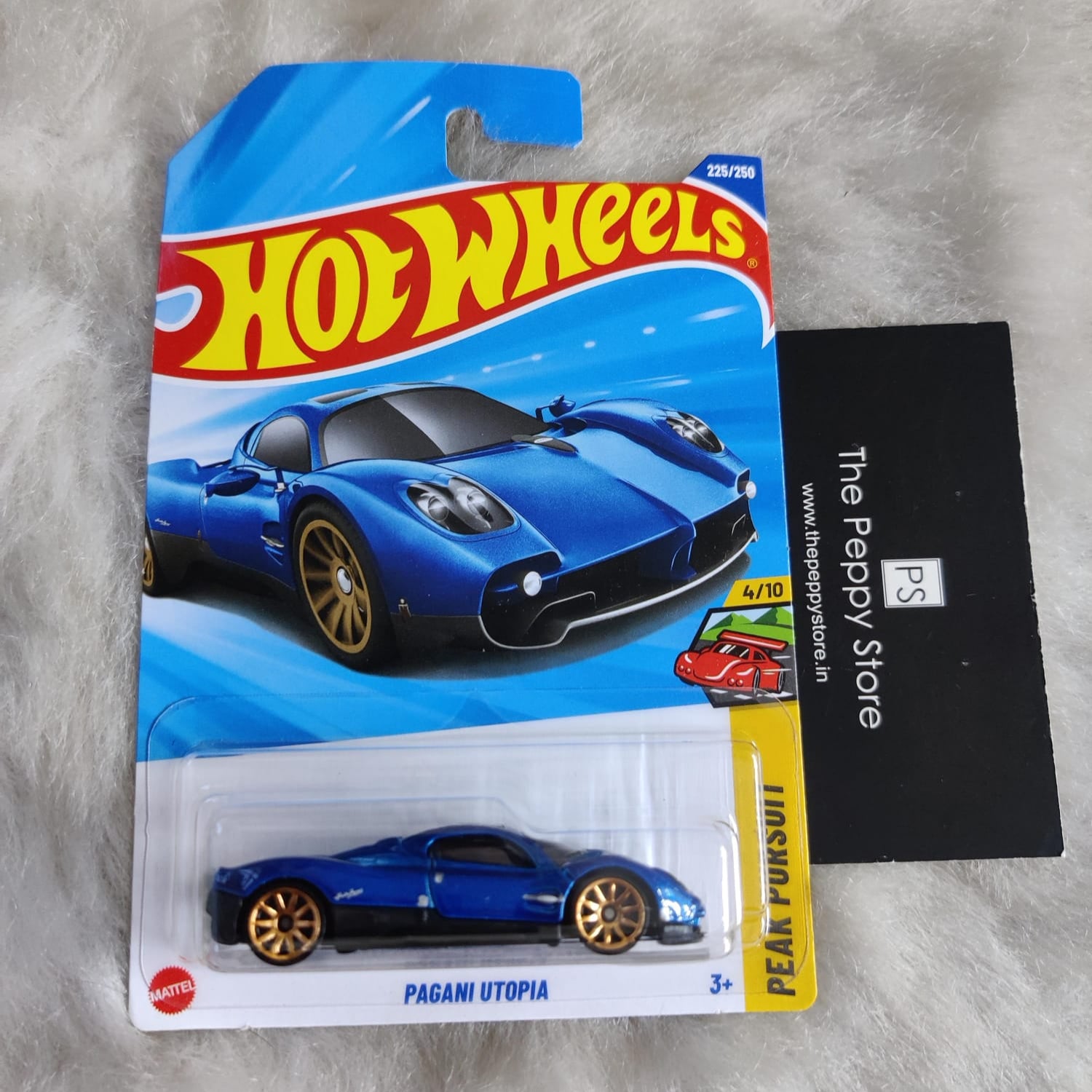 Hot Wheels 2025 L and M Case Vehicle Exclusive Collection - Pagani Utopia
