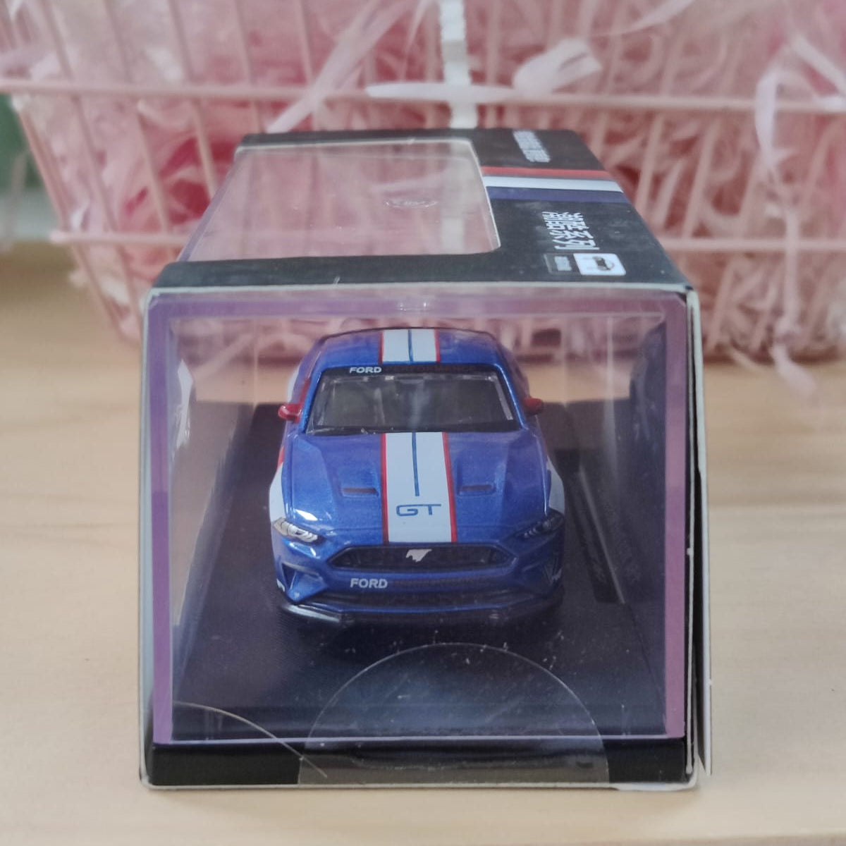 Scale 1 :64 CCA 2018 Ford Mustang GT Model Car With Acrylic Case