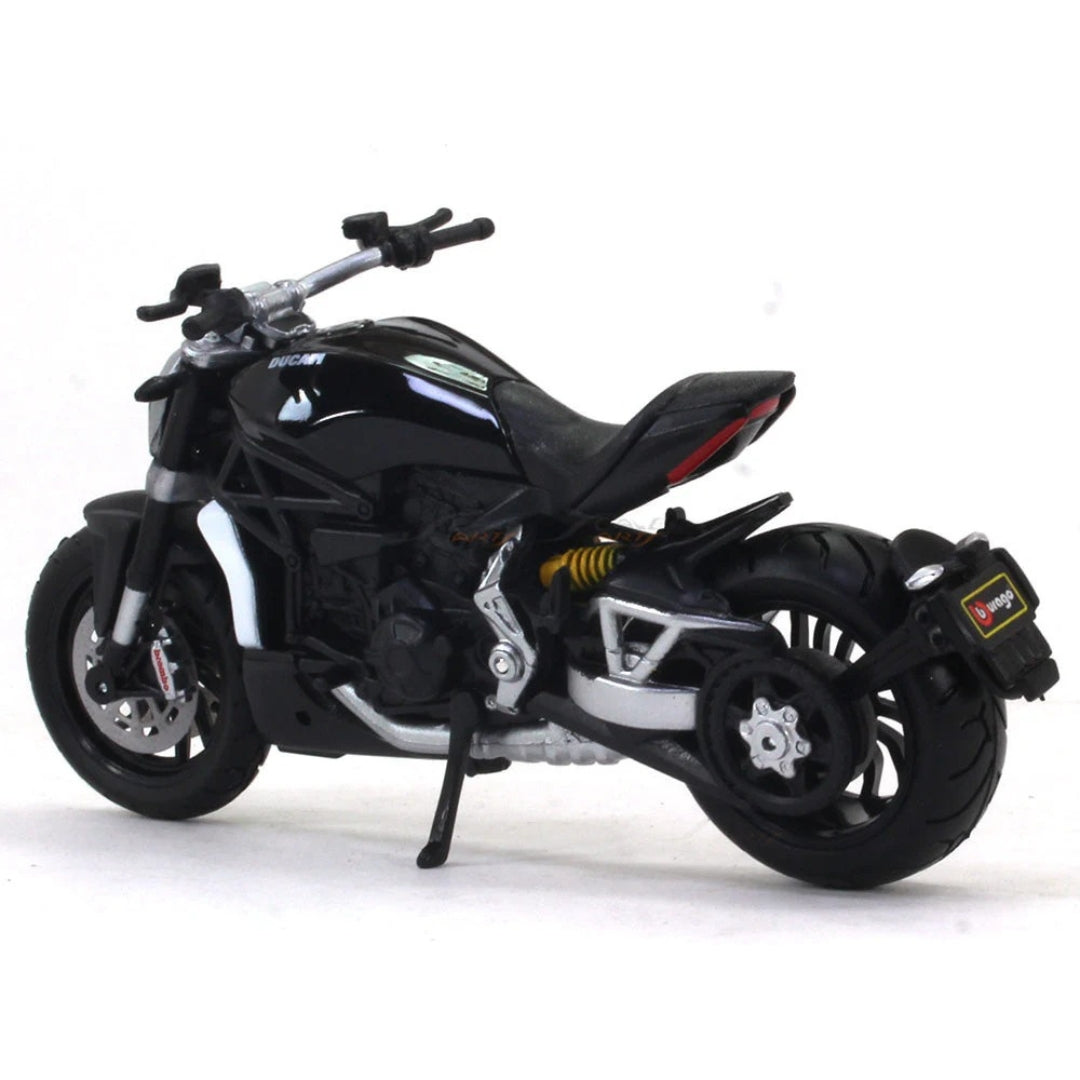 Bburago - 1 : 18 Diecast Scale Model - Official Licensed Product - Ducati XDiavel S (Black)