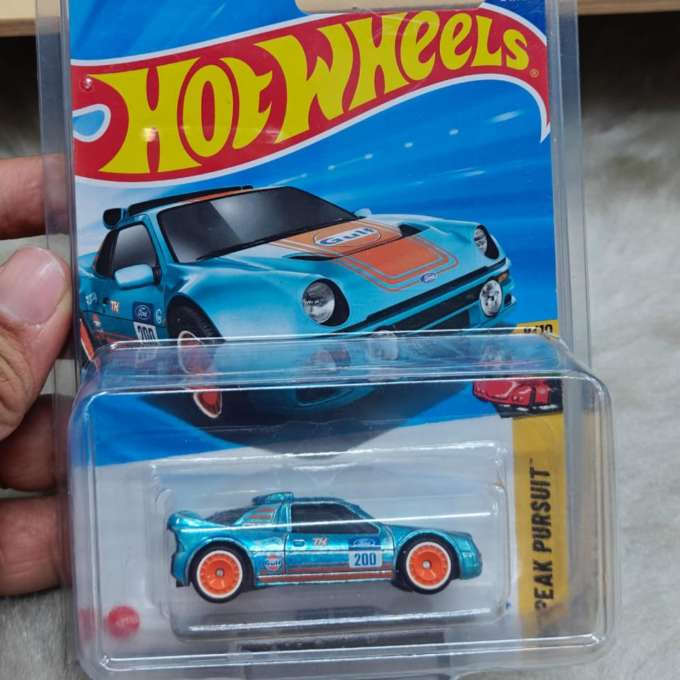 Hot Wheels Q case 2025 Vehicle Collection - Super Treasure Hunt Ford S200 - No COD Available on this Product