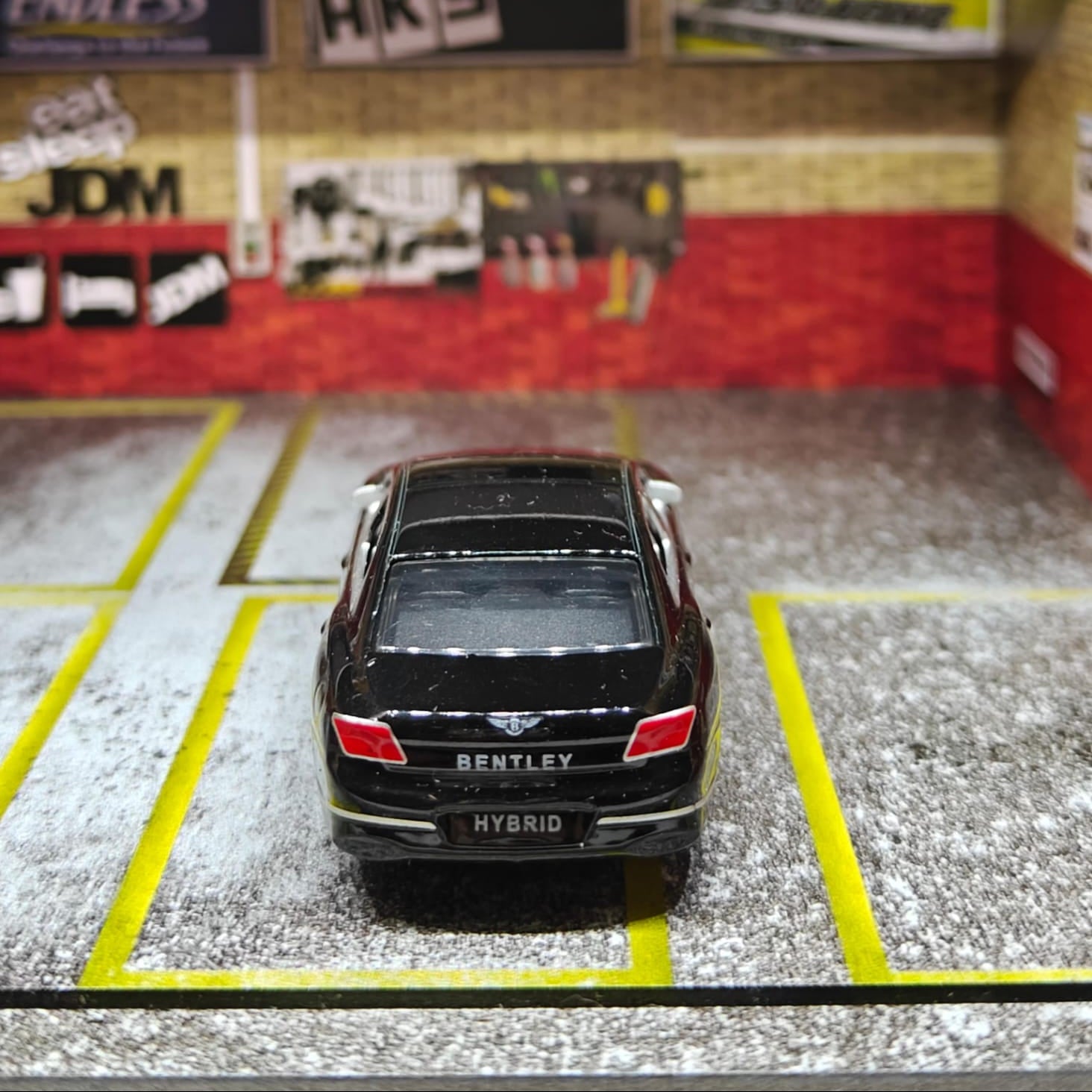 Scale 1 : 64 CCA Bentley Flying Spur Hybrid Diecast Metal Model Car