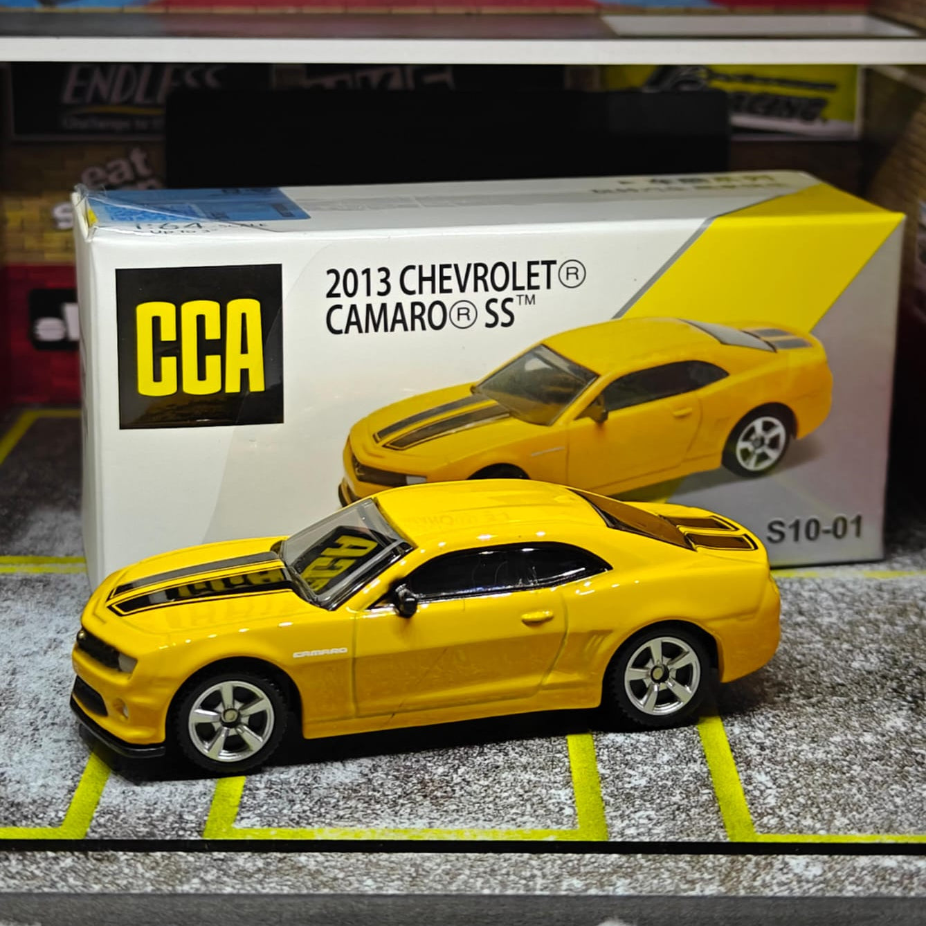 Scale 1 : 64 CCA 2013 Chevrolet Camaro SS Diecast Metal Model Car
