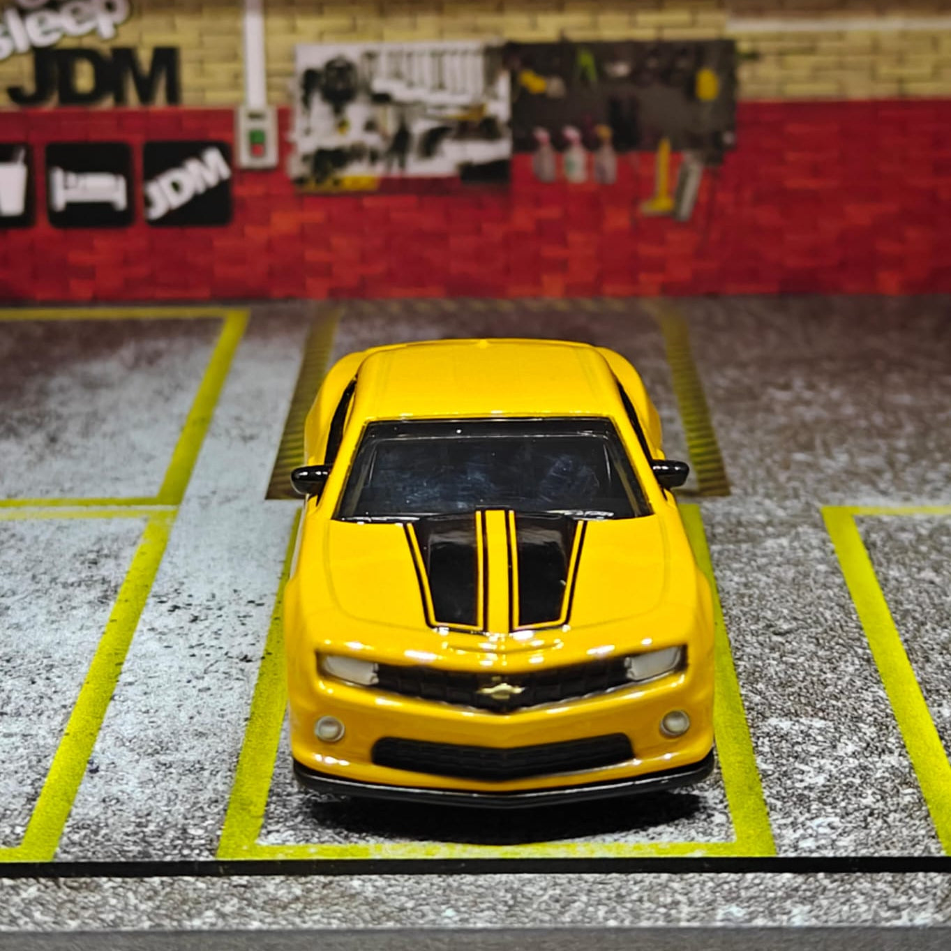 Scale 1 : 64 CCA 2013 Chevrolet Camaro SS Diecast Metal Model Car