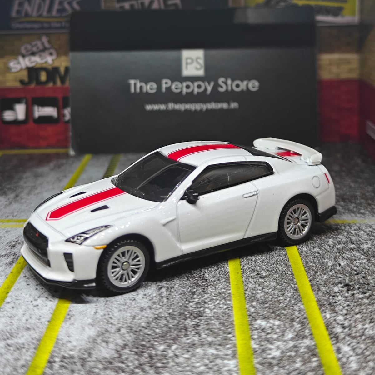 Scale 1 : 64 CCA Nissan GT-R (R35) Diecast Metal Model Car