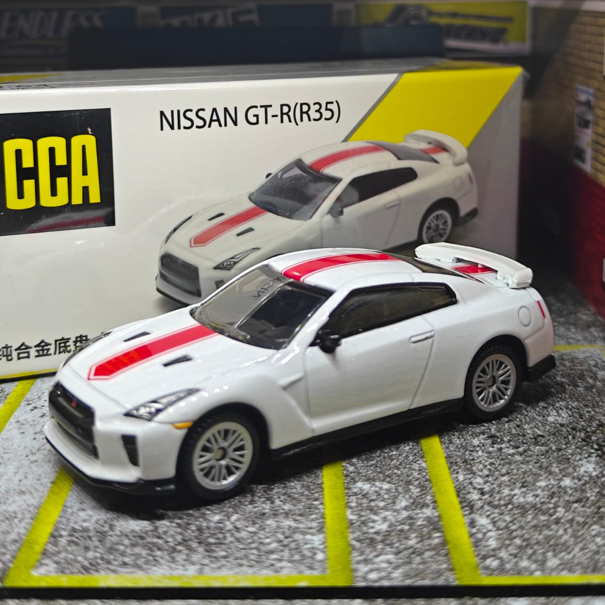 Scale 1 : 64 CCA Nissan GT-R (R35) Diecast Metal Model Car