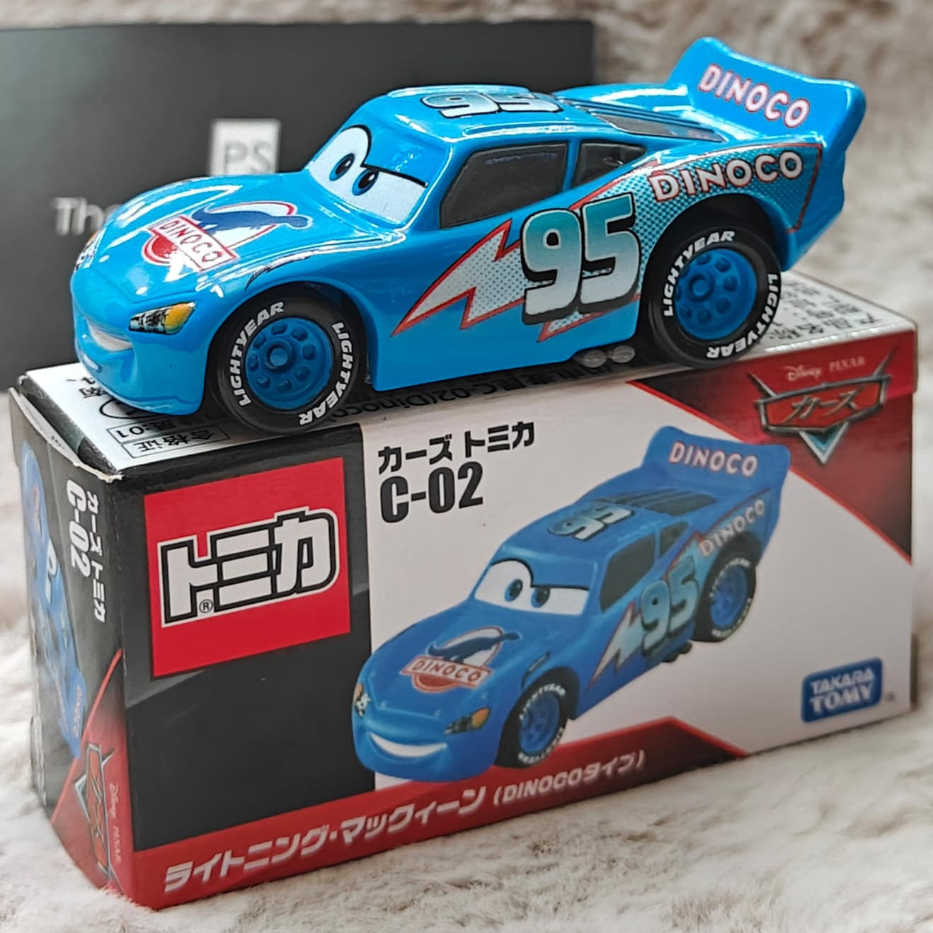 Takara Tomy Tomica Disney Motors Dream Star Scale 1 : 55 - C-02 Lightning McQueen (Dinoco Type)