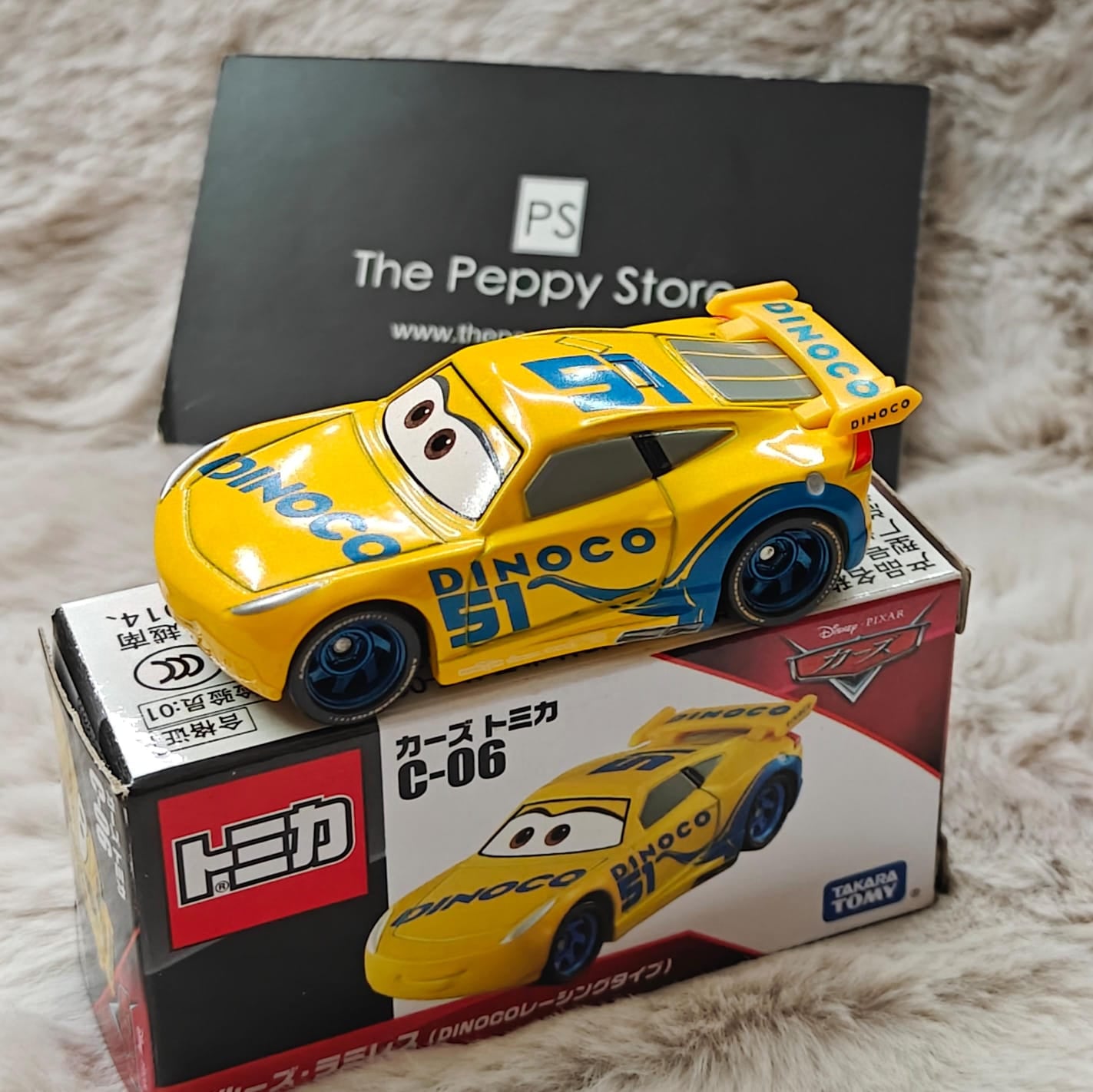 Takara Tomy Tomica Disney Motors Dream Star Scale 1 : 55 - C-06 Cruz Ramirez (Dinoco Racing Type)