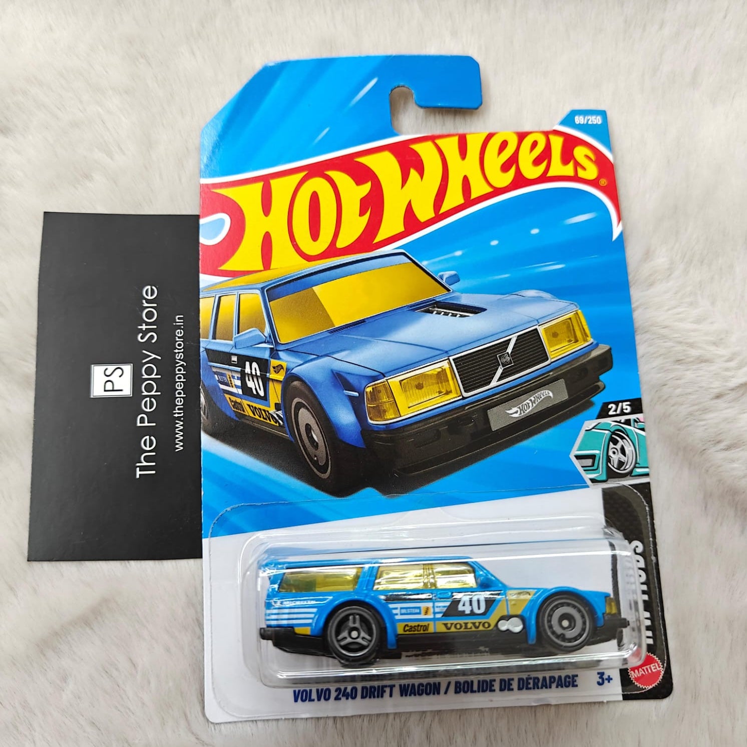Hot Wheels 2026 Imported C case Vehicle Collection - Volvo 250 Drift Wagon / Bolide De Derapage