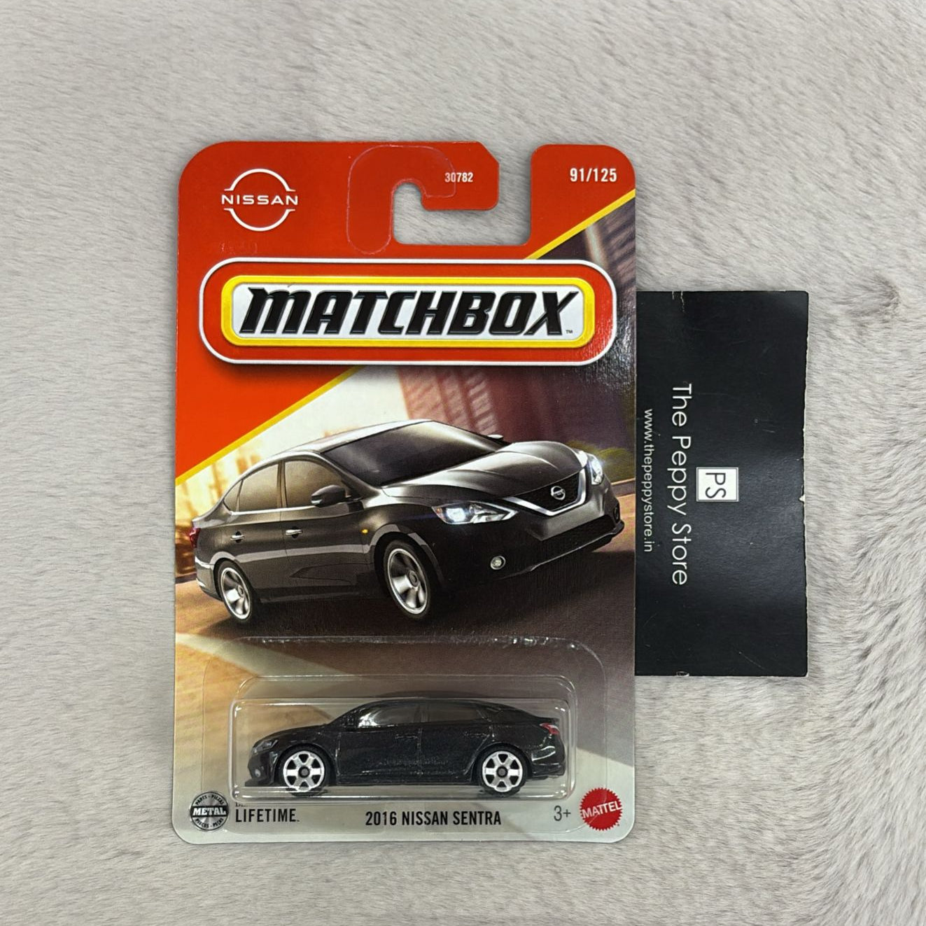 Matchbox Scale 1 : 64 Vehicles Exclusive Collection - 2016 Nissan Sentra