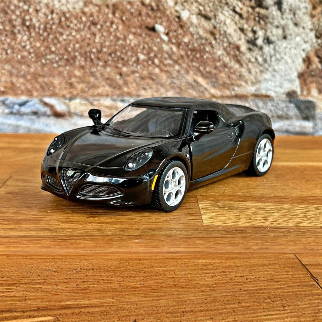 Kinsmart Metal Scale 1 : 32 Diecast Scale Model with Openable Doors and Pull Back Action- 2013 Alfa Romeo 4C