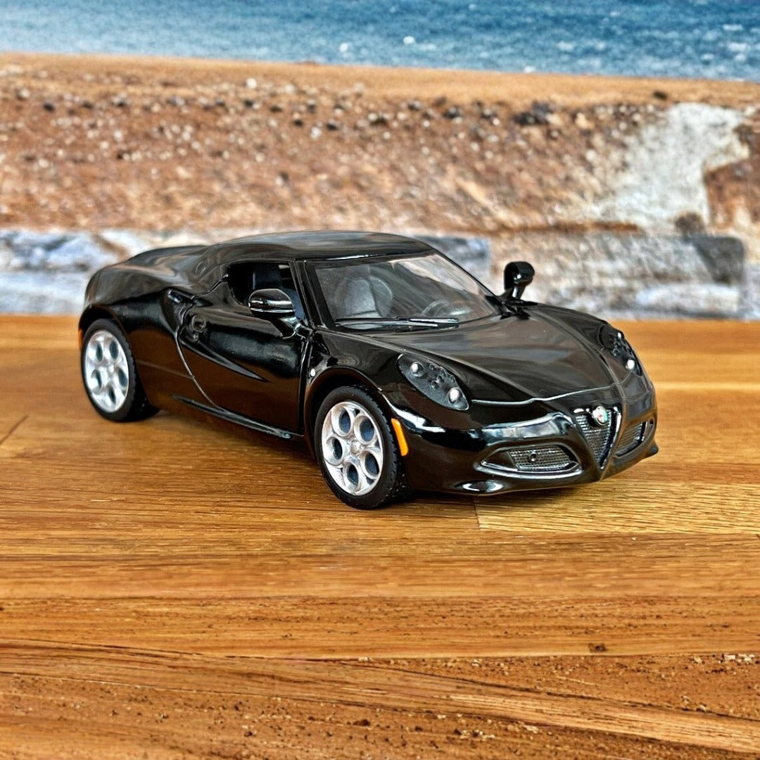 Kinsmart Metal Scale 1 : 32 Diecast Scale Model with Openable Doors and Pull Back Action- 2013 Alfa Romeo 4C
