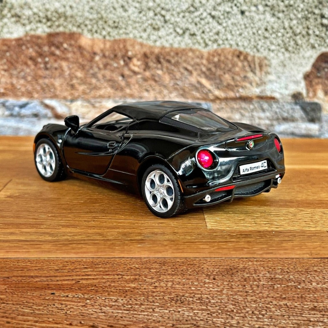 Kinsmart Metal Scale 1 : 32 Diecast Scale Model with Openable Doors and Pull Back Action- 2013 Alfa Romeo 4C