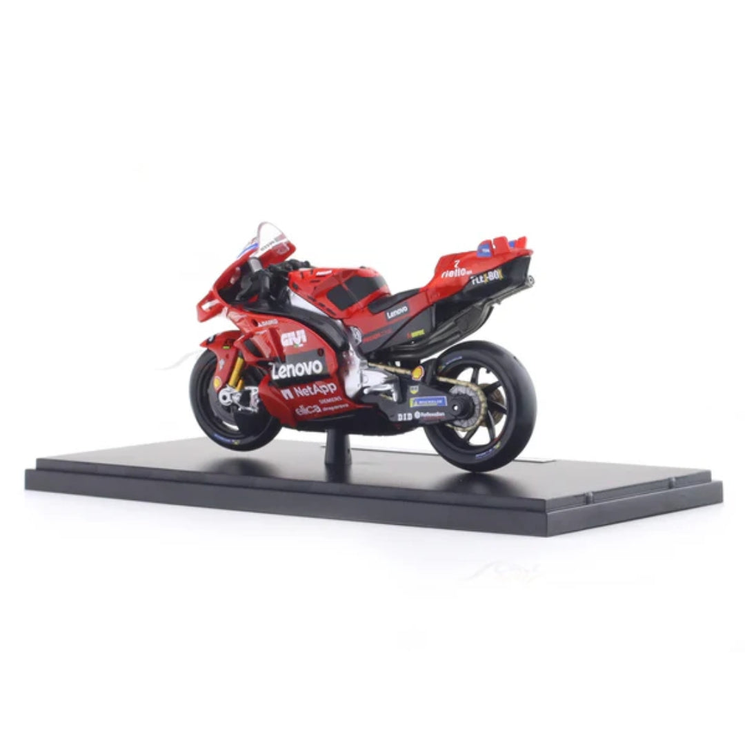 Maisto - 1 : 18 Diecast Scale Model - Official Licensed Product - Desmosedici GP 2024 - Ducati Lenovo Team #1 Francesco Bagnaia 2024 World Team Champion