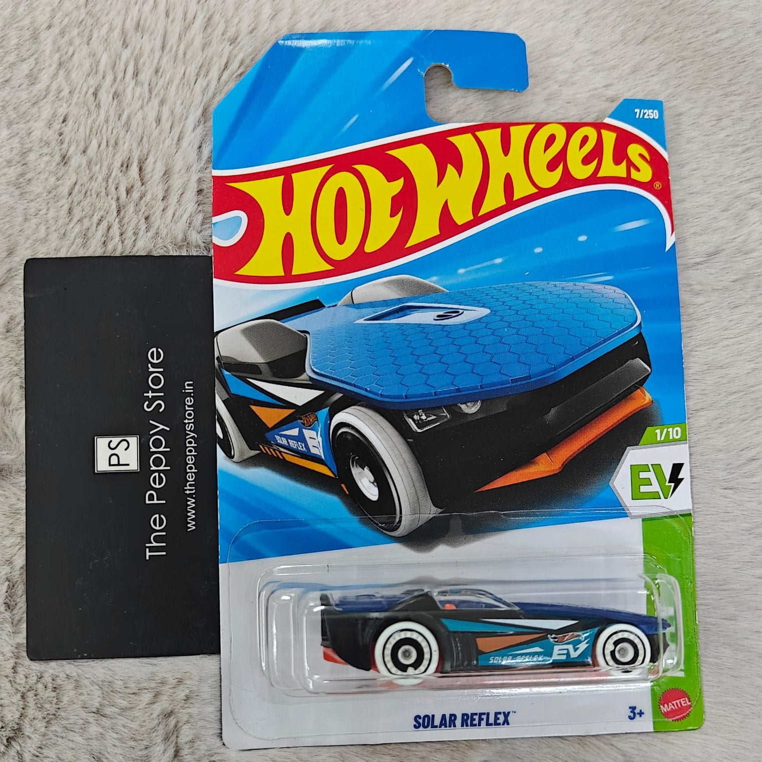 Hot Wheels 2026 Imported F Case Vehicle Collection - Solar Reflex