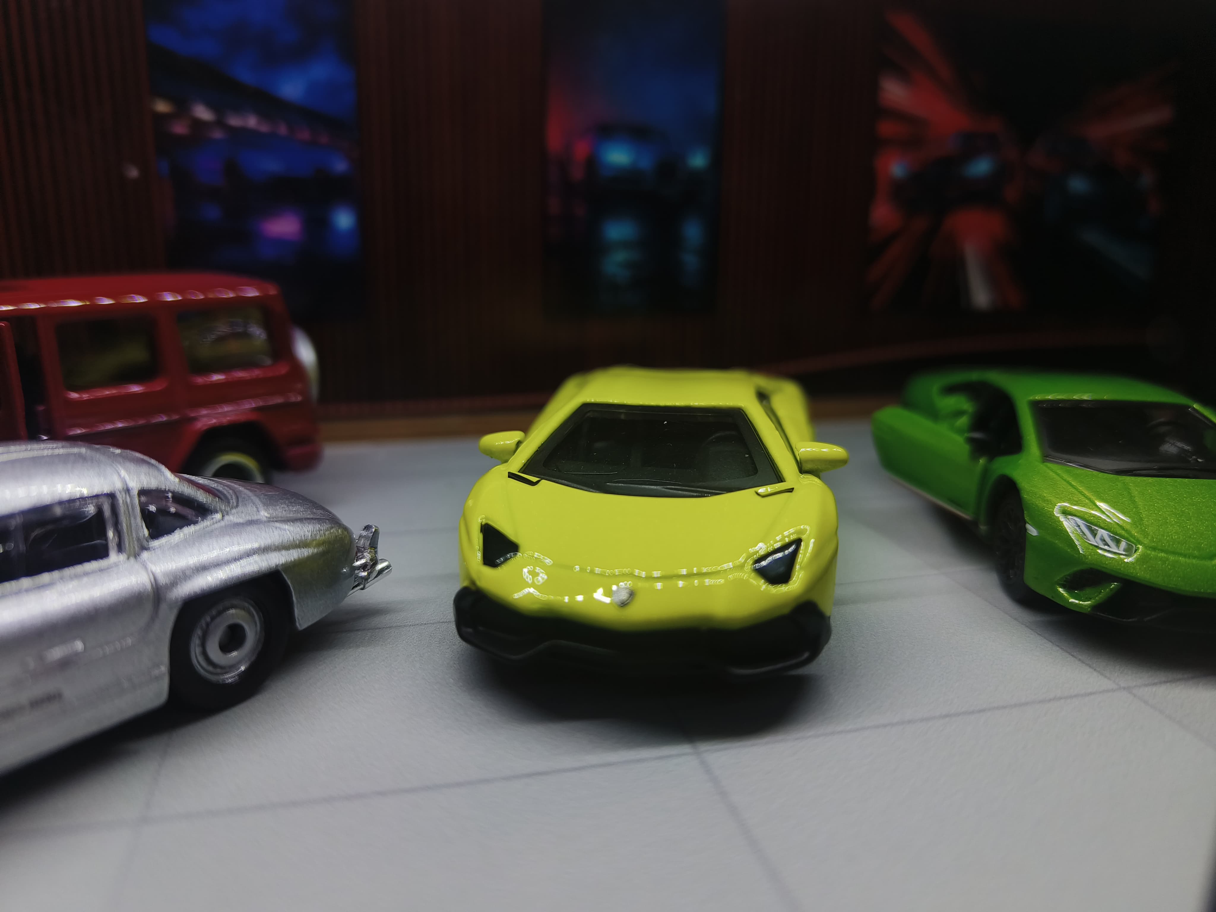 Hotwheels Diecast Garage Diorama With Lights for 1:24, 1:43 & 1:64 Models