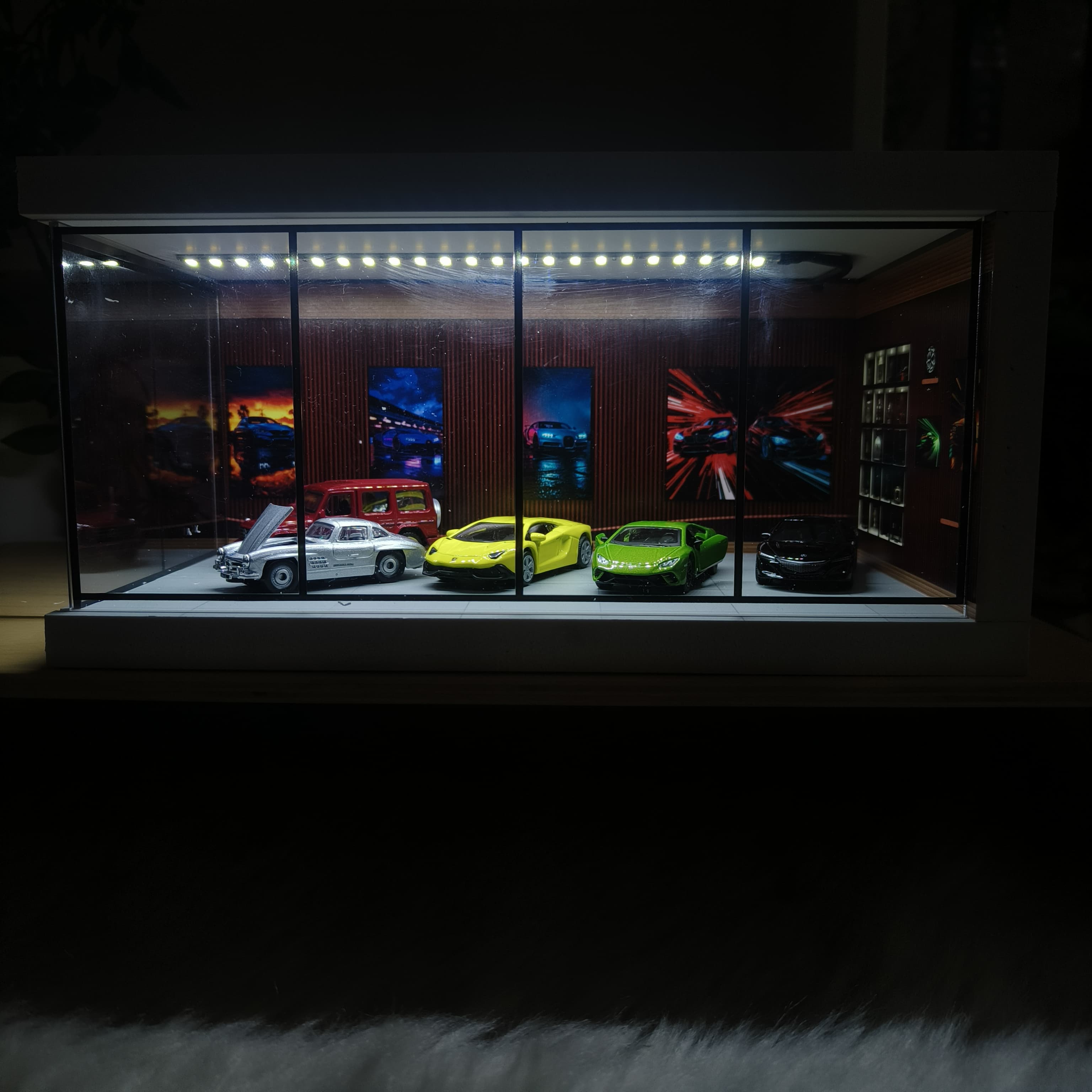 Hotwheels Diecast Garage Diorama With Lights for 1:24, 1:43 & 1:64 Models