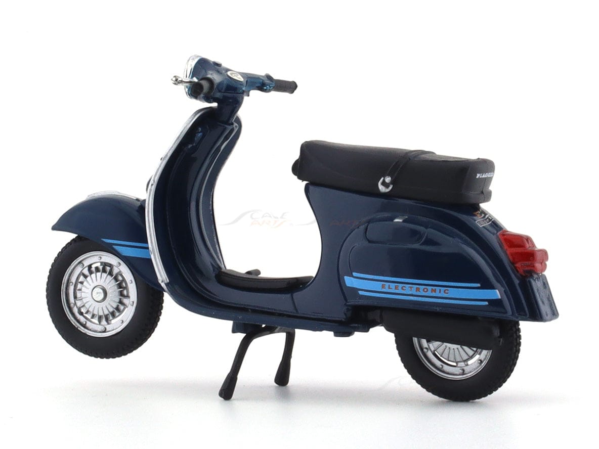 Maisto - 1 : 18 Diecast Scale Model - Vespa 125 ET3 Primavera (1976)- Official Licensed Product