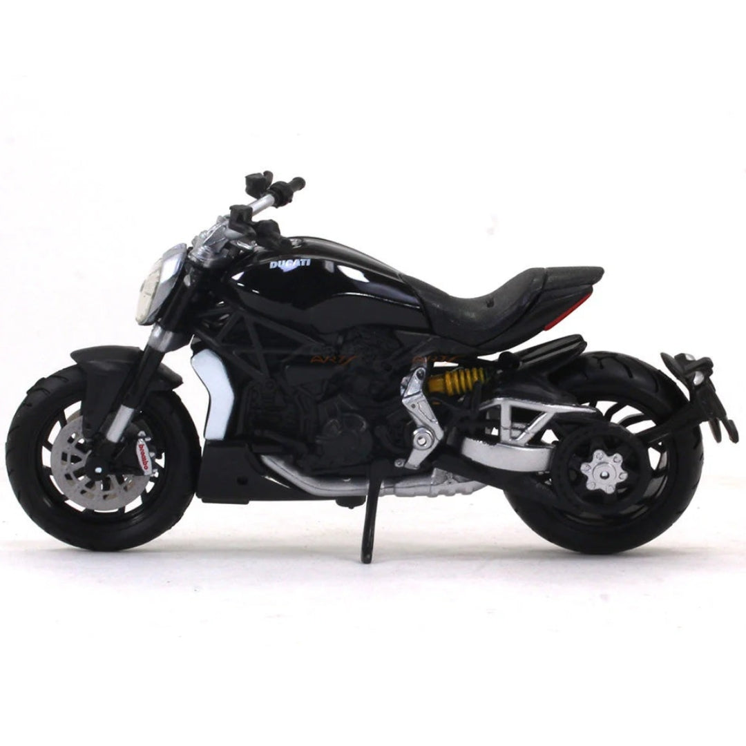 Bburago - 1 : 18 Diecast Scale Model - Official Licensed Product - Ducati XDiavel S (Black)