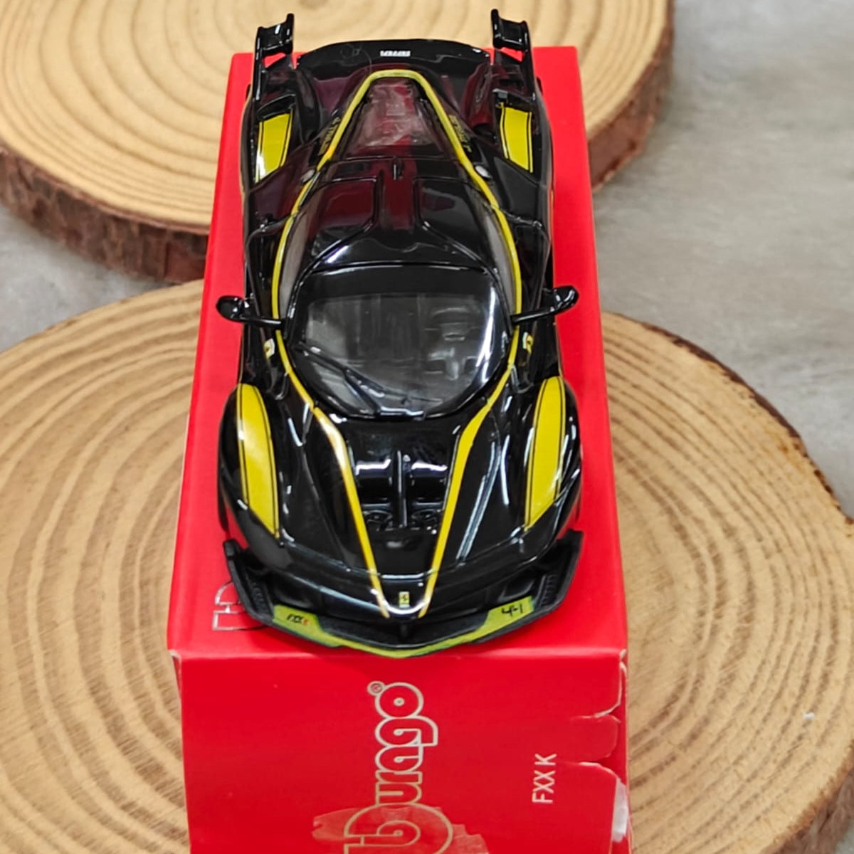 Official Bburago Fxx K - 1 : 64 Diecast Scale Model
