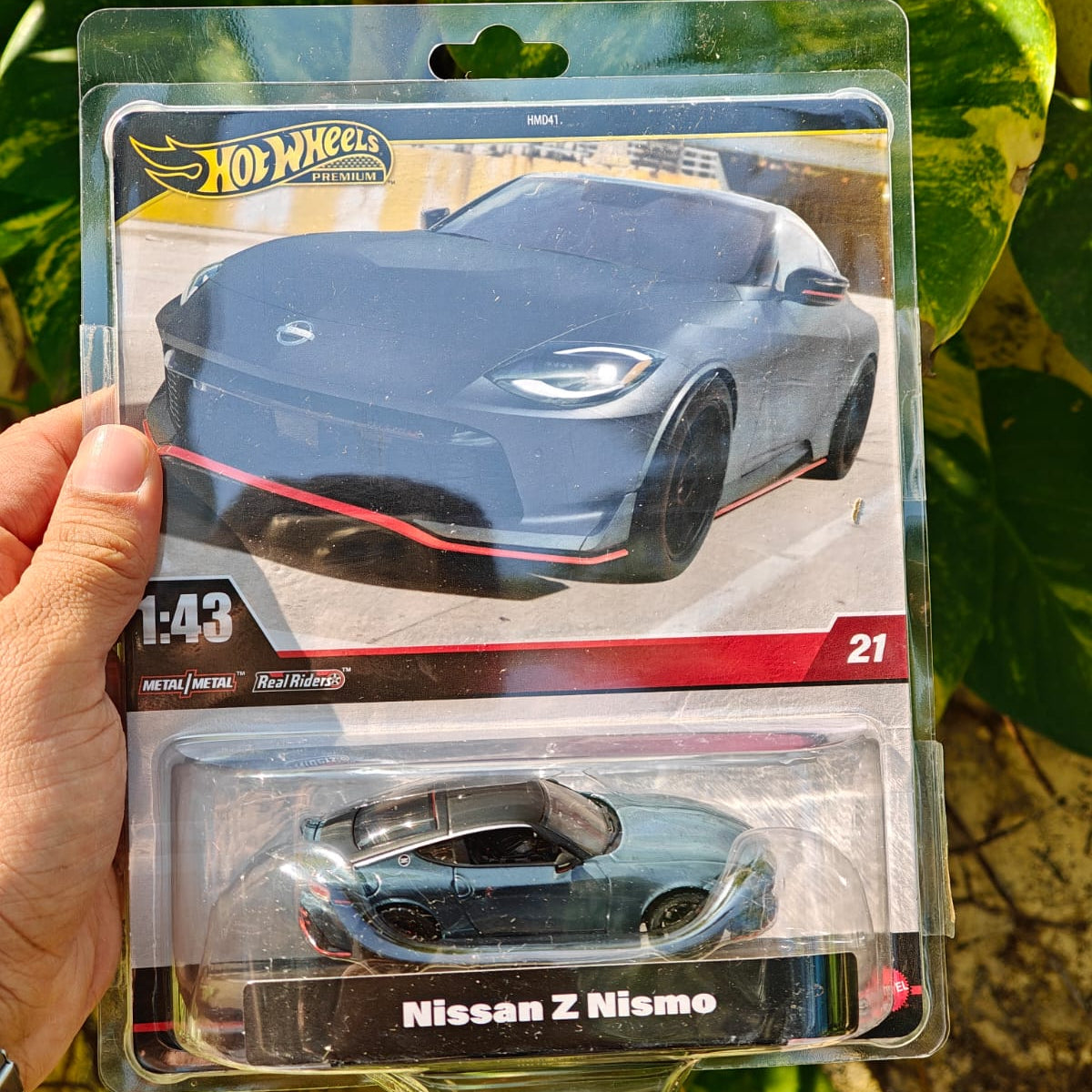 Hot Wheels Scale 1:43 Premium Vehicle Exclusive Collection - Nissan Z Nismo
