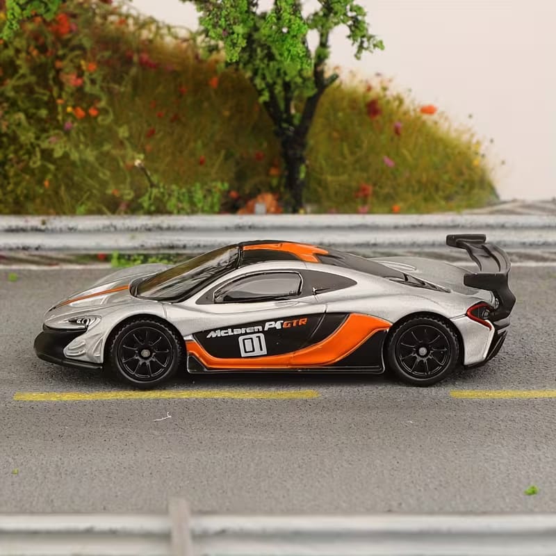 Scale 1 : 64 CCA McLaren P1 GTR Diecast Metal Model Car