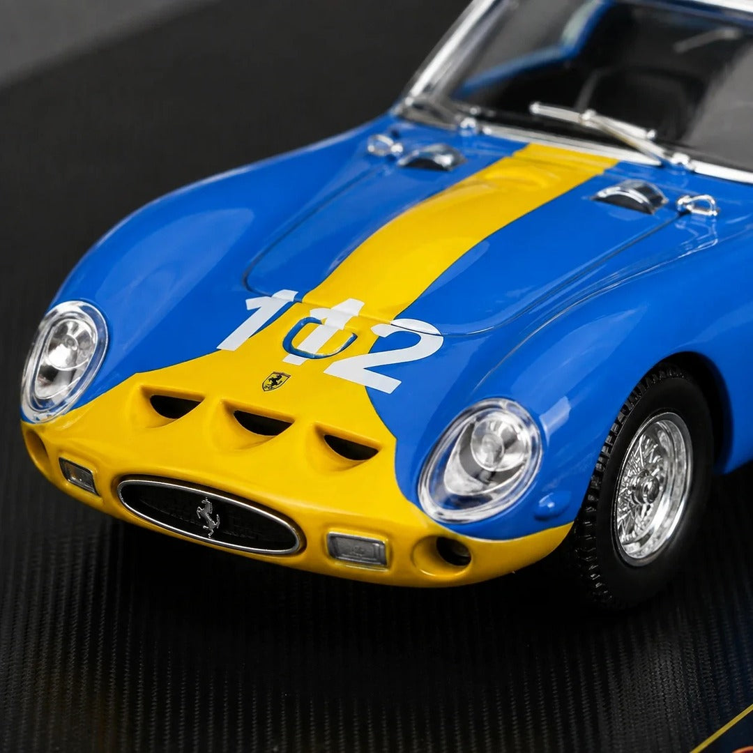 Bburago Ferrari 250 GTO Racing #112 1:64 diecast model car front closeup