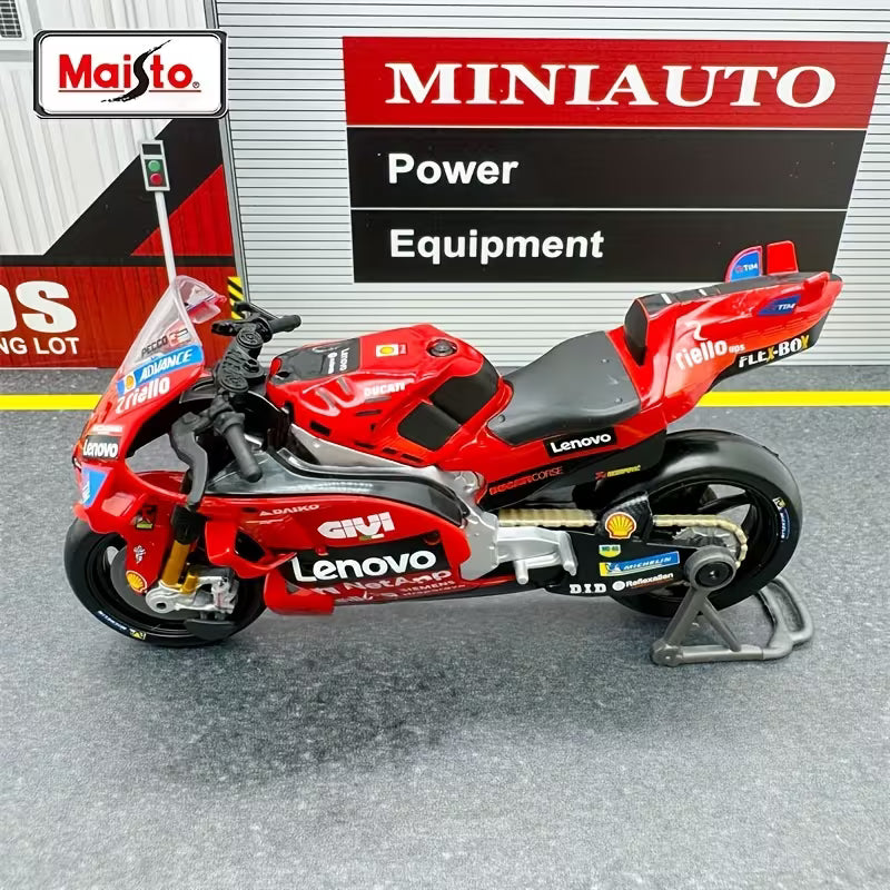 Maisto - 1 : 18 Diecast Scale Model - Official Licensed Product - Desmosedici GP 2024 - Ducati Lenovo Team #1 Francesco Bagnaia 2024 World Team Champion