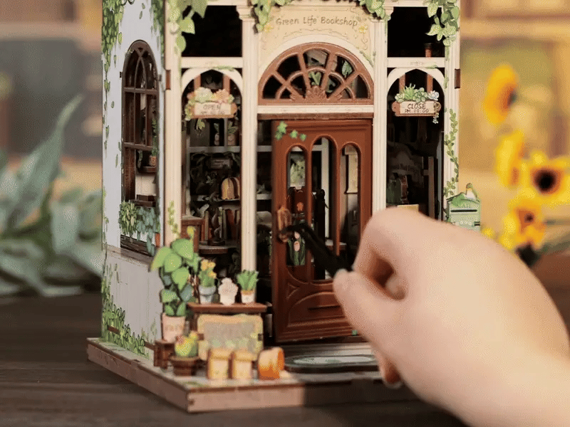 CUTEBEE DIY Book Nook Kit - Green Life Bookshop