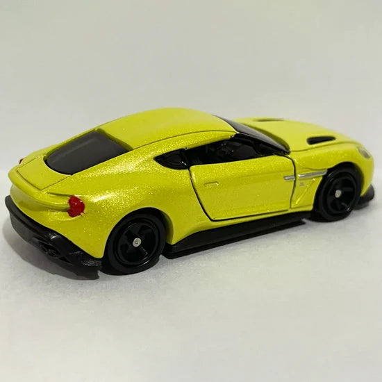 Takara Tomy Tomica Scale 1 : 62 - 108 Aston Martin Vanquish Zagato Model Car
