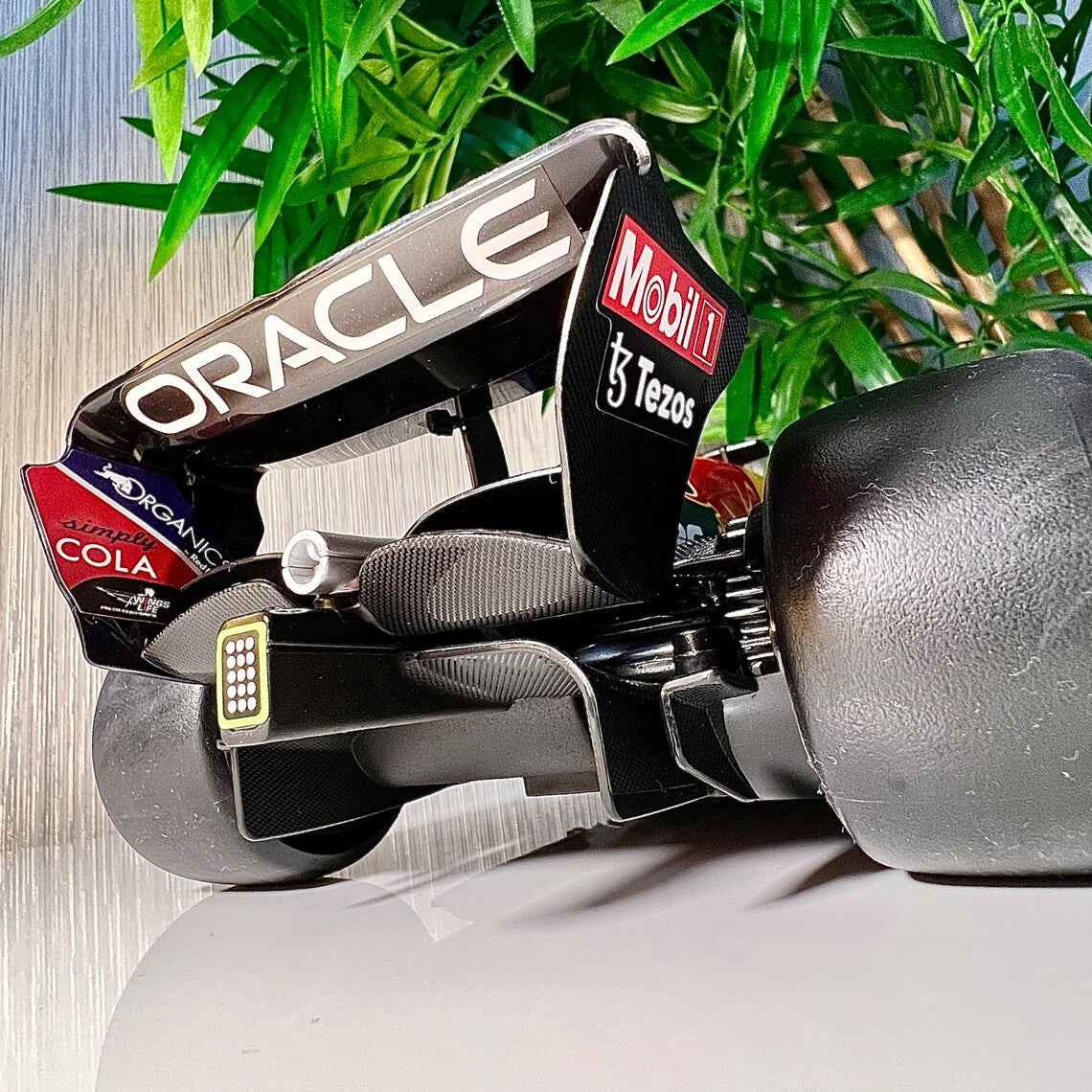 Rastar Scale 1 : 12 Oracle Red Bull Racing RB18 2.4GHz Formula F1 Remote Control Car